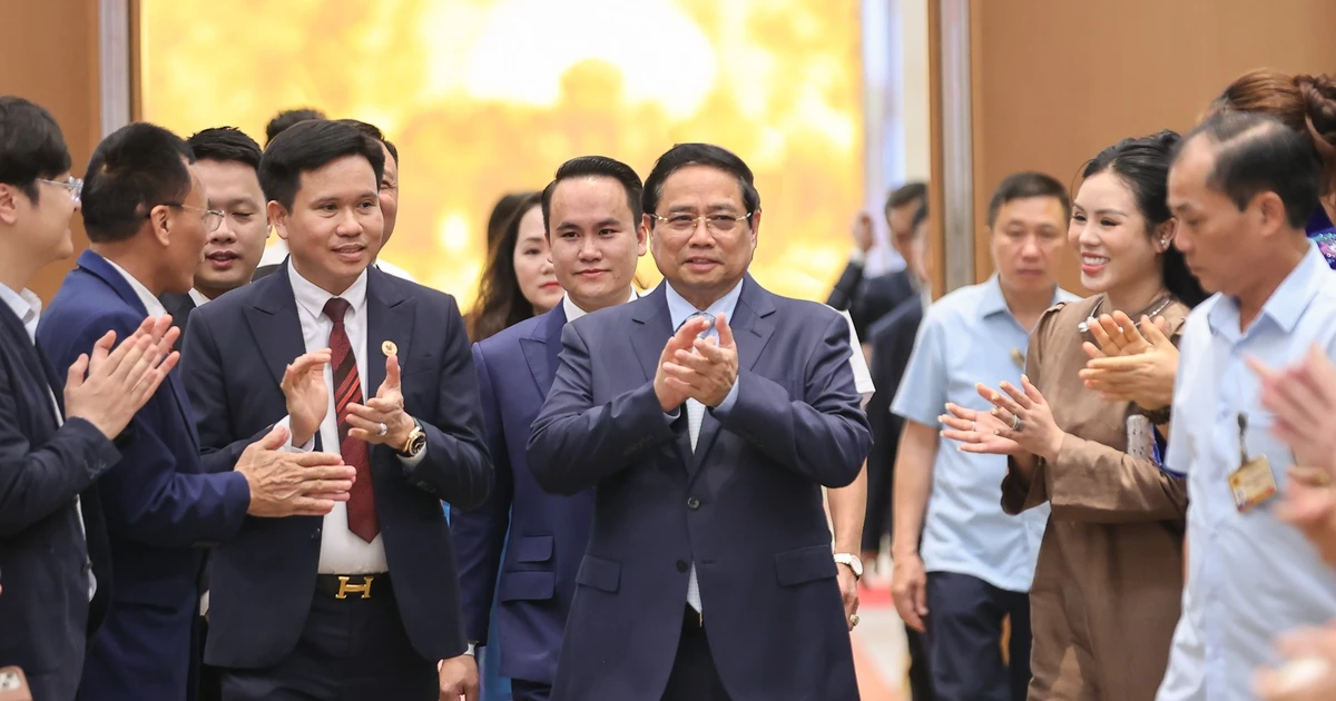 Thủ tướng: Tăng trưởng 2 con số là 'mệnh lệnh của non sông'