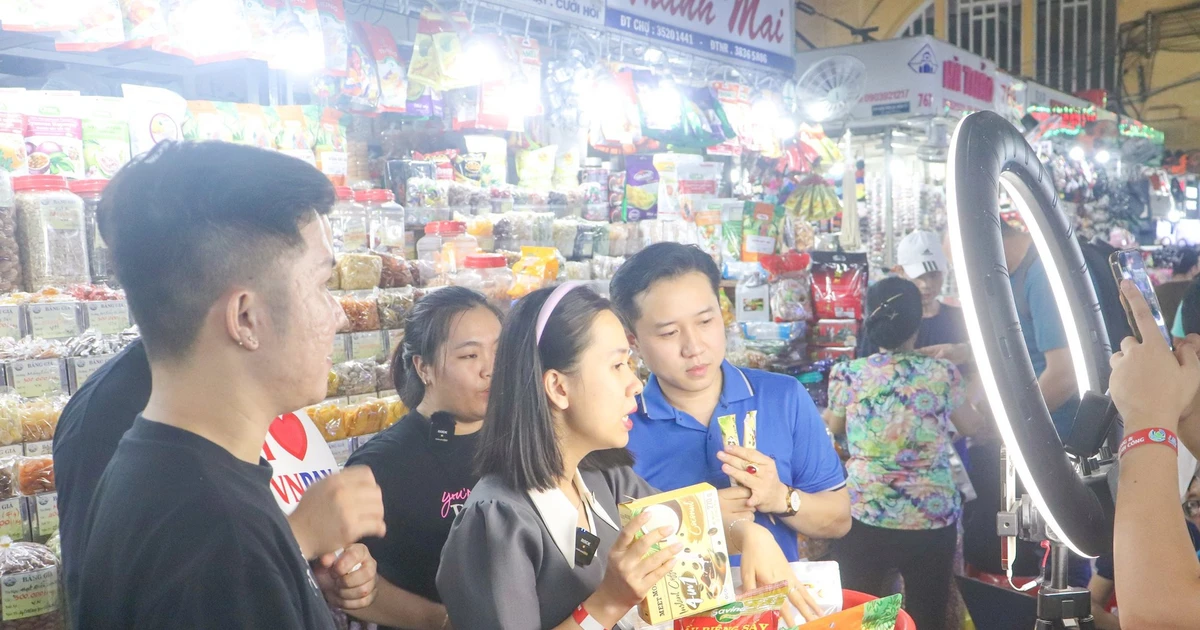 Chính phủ yêu cầu công khai quy chế livestream bán hàng