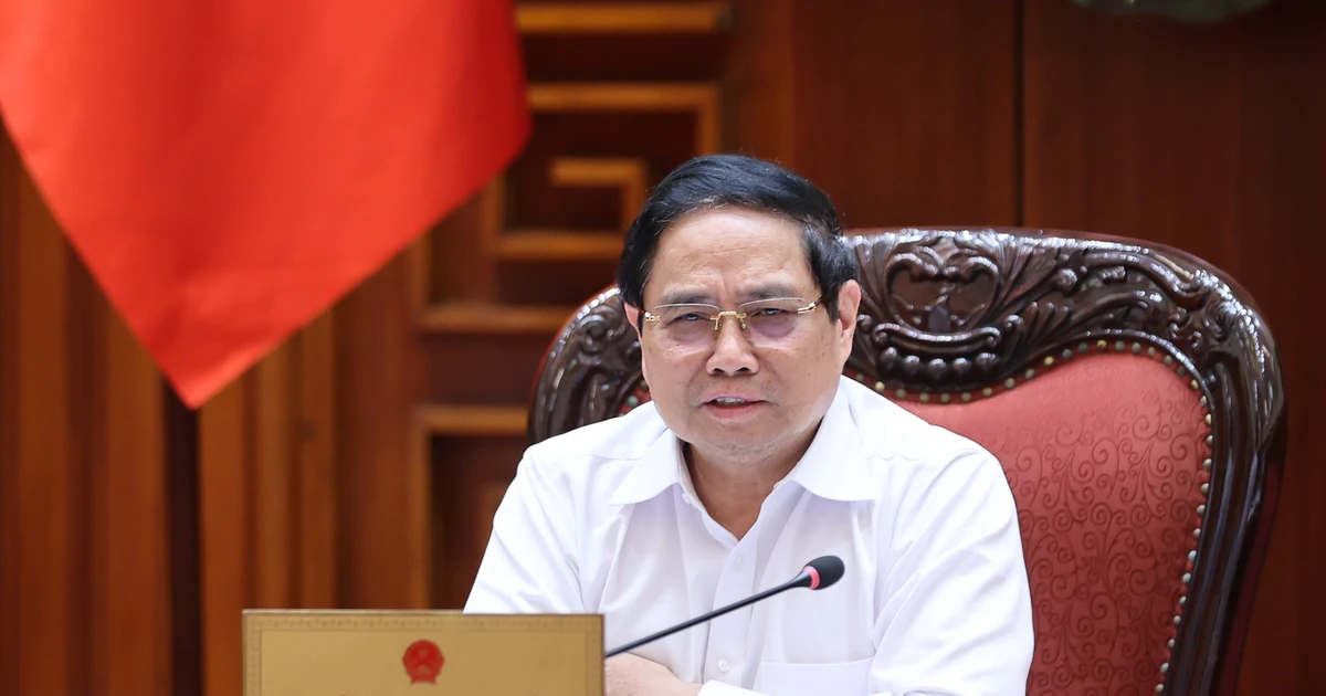 Thủ tướng: Điều hành giá xăng dầu linh hoạt, đẩy nhanh triển khai xăng sinh học