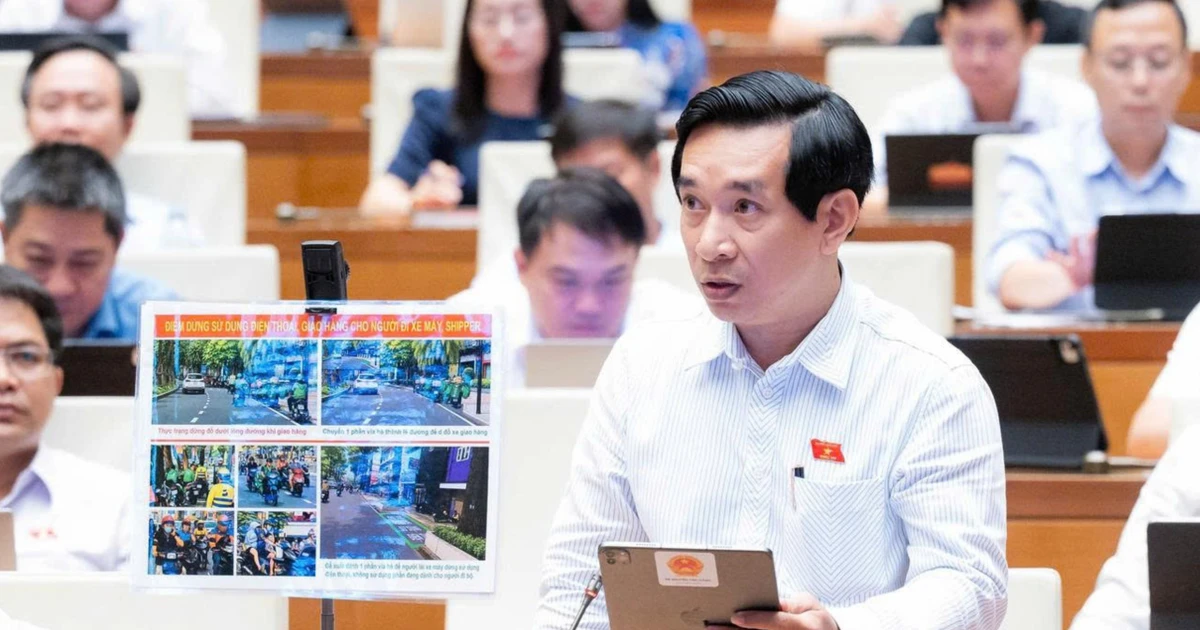 Đề xuất thí điểm các khu vực dừng xe máy để gọi điện thoại, địa điểm để shipper dừng xe