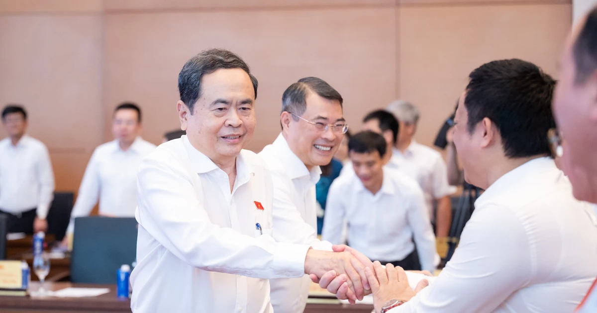 Chủ tịch Quốc hội và Thủ tướng Chính phủ gặp mặt lãnh đạo các cơ quan báo chí