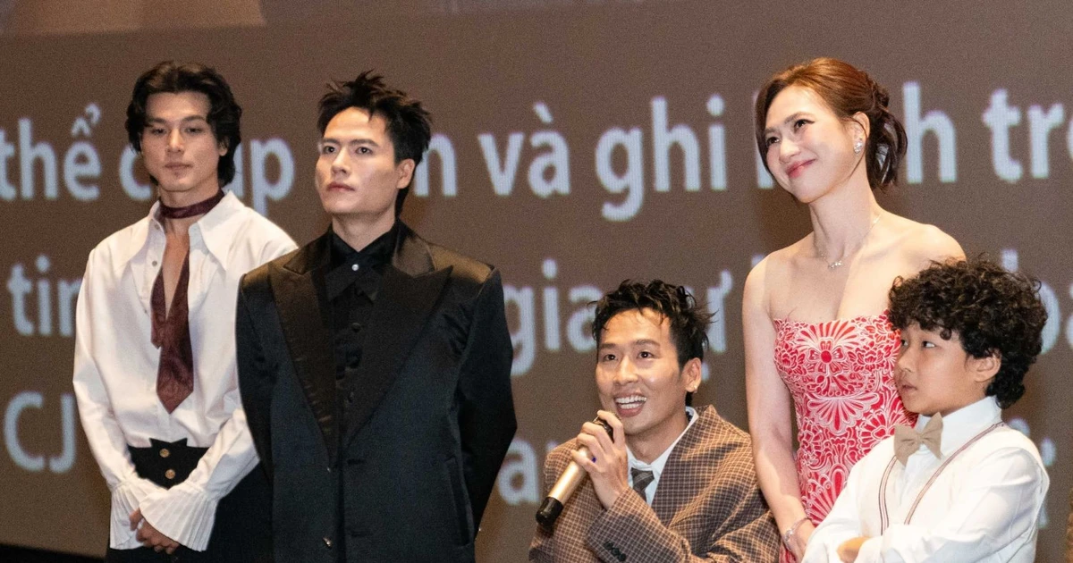 Võ Tấn Phát "hơn thua" với Tuấn Trần, tiết lộ vai trò trong "Báu Vật Trời Cho"