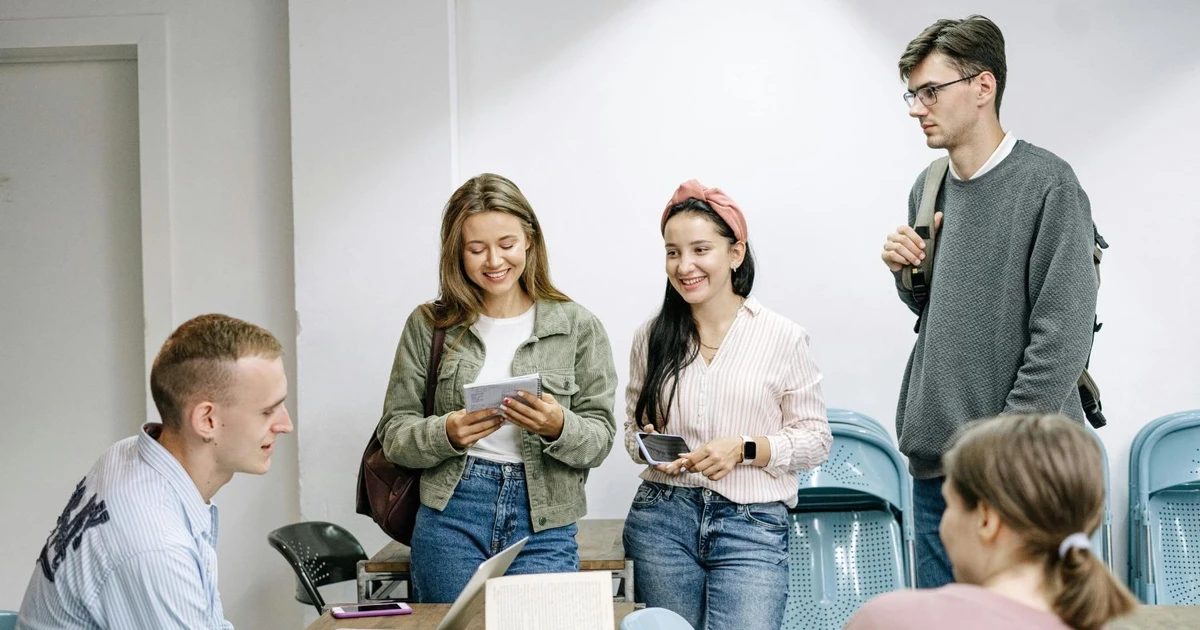 "Vì nó khó, nên bạn còn phần": Truyền động lực cho các bạn trẻ đi học, đi làm