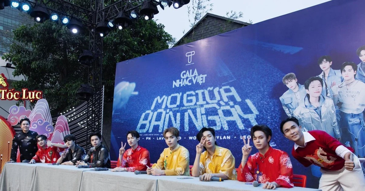 UPRIZE tổ chức fansign cùng hơn 500 khán giả, ra mắt ca khúc truyền động lực