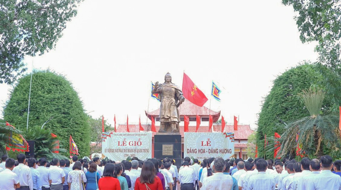 Gần 2.000 người dự lễ giỗ vua Quang Trung | Báo điện tử Tiền Phong