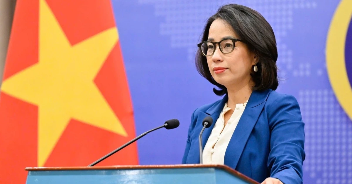 Cứu sống 45 người trong vụ chìm tàu hàng Việt Nam trên Biển Đông