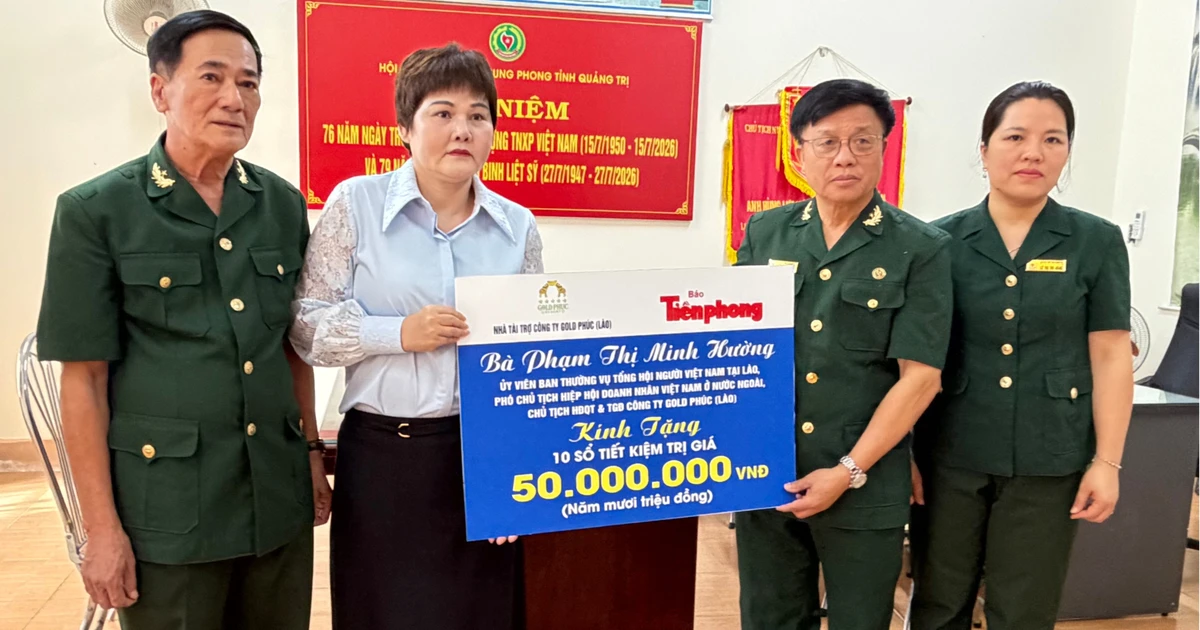 Hỗ trợ sửa chữa nhà, tặng sổ tiết kiệm cho cựu TNXP có hoàn cảnh đặc biệt khó khăn ở Quảng Trị