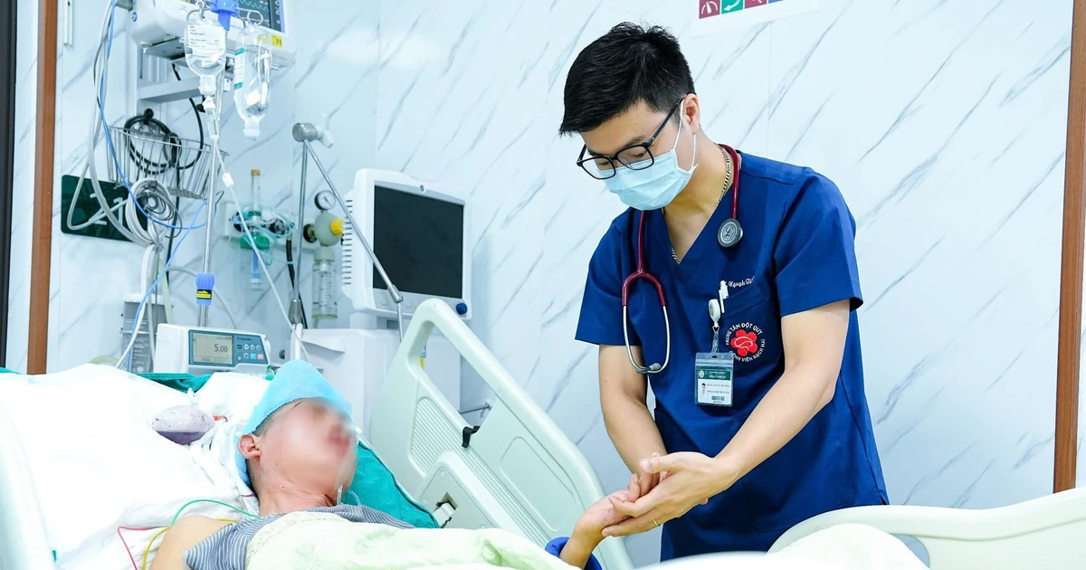 Tắm ngay sau khi đi nắng, nguy cơ đột quỵ tăng cao
