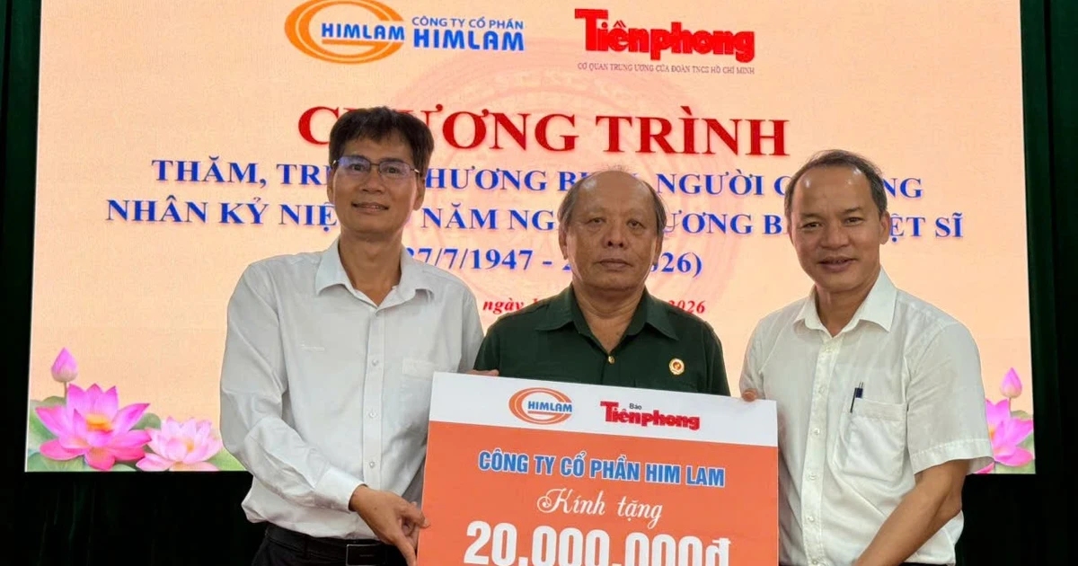 Công ty CP Him Lam và Báo Tiền Phong tặng quà Trung tâm Điều dưỡng Thương binh và Người có công Long Đất