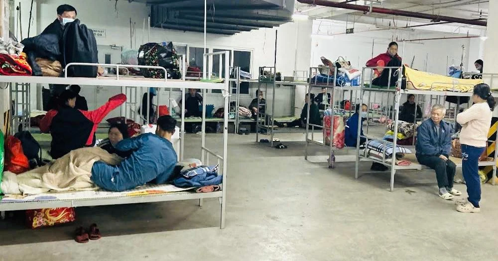 Độc lạ Hà Nội: 'Biến' hầm xe thành nơi nghỉ tạm cho người nhà bệnh nhân