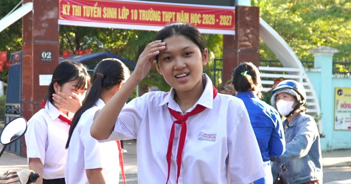Công bố điểm chuẩn vào lớp 10 Đà Nẵng: Trường tốp đầu 'leo cao'