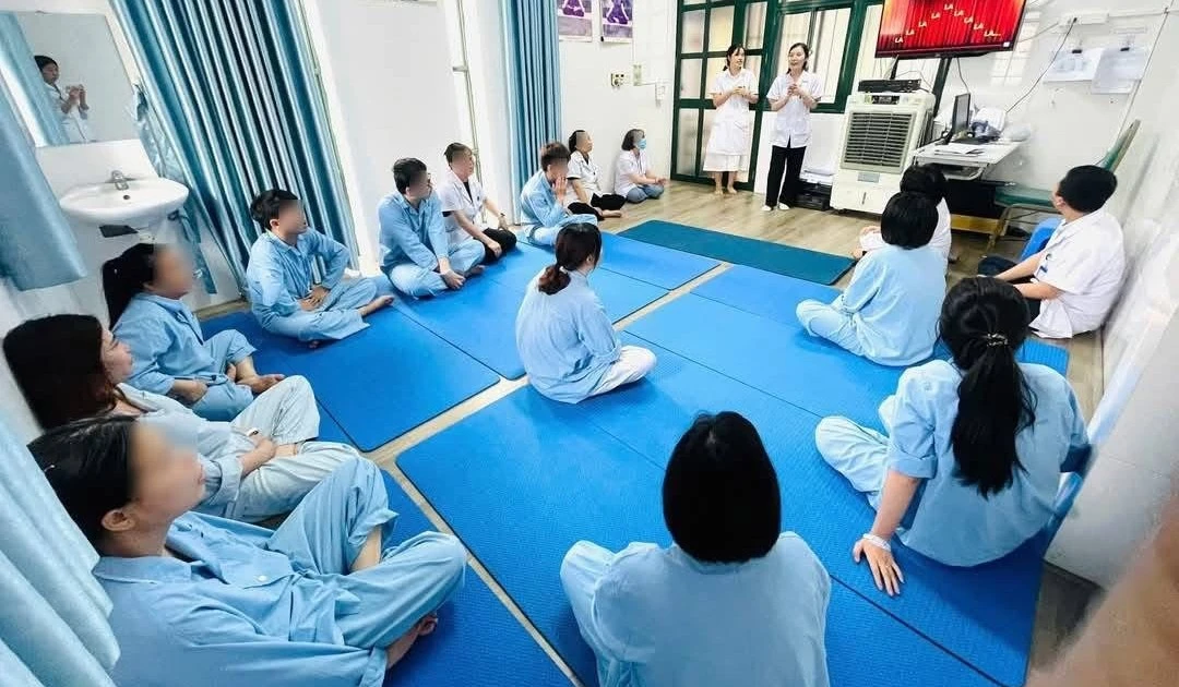 Đỗ trường cấp 3 mơ ước, nữ sinh 16 tuổi vẫn rơi vào vòng xoáy lo âu vượt ngưỡng