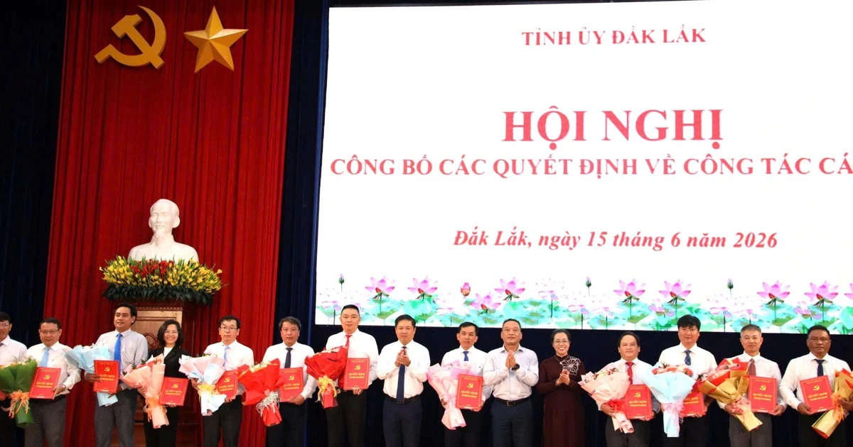 Đắk Lắk công bố quyết định điều động, luân chuyển nhiều lãnh đạo chủ chốt