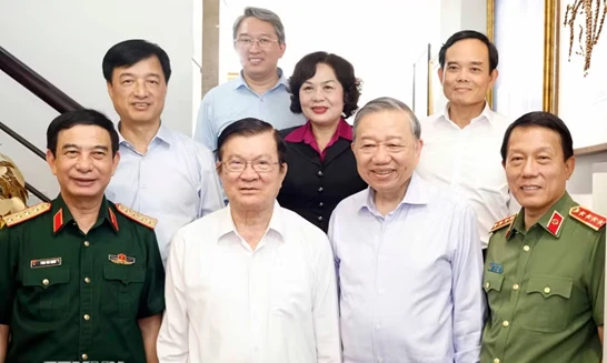 Tổng Bí thư, Chủ tịch nước thăm các nguyên lãnh đạo Đảng, Nhà nước và Mẹ Việt Nam Anh hùng