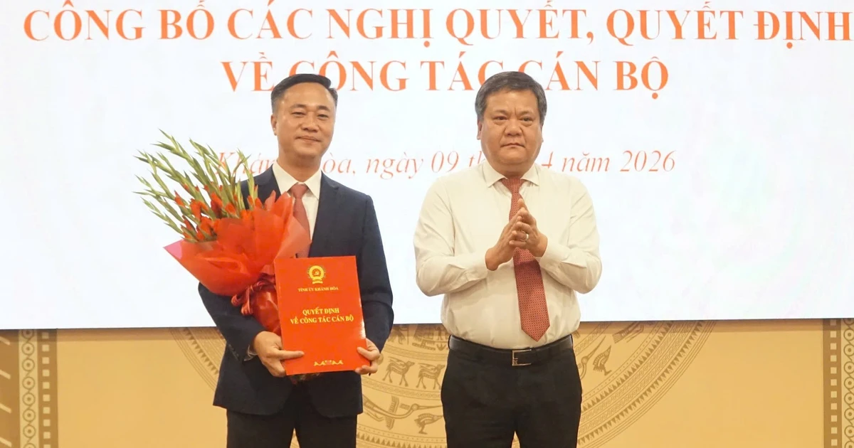 Khánh Hòa công bố các nghị quyết, quyết định về công tác cán bộ