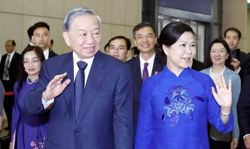 Tổng Bí thư, Chủ tịch nước Tô Lâm và Phu nhân về đến Hà Nội, kết thúc tốt đẹp chuyến thăm Trung Quốc