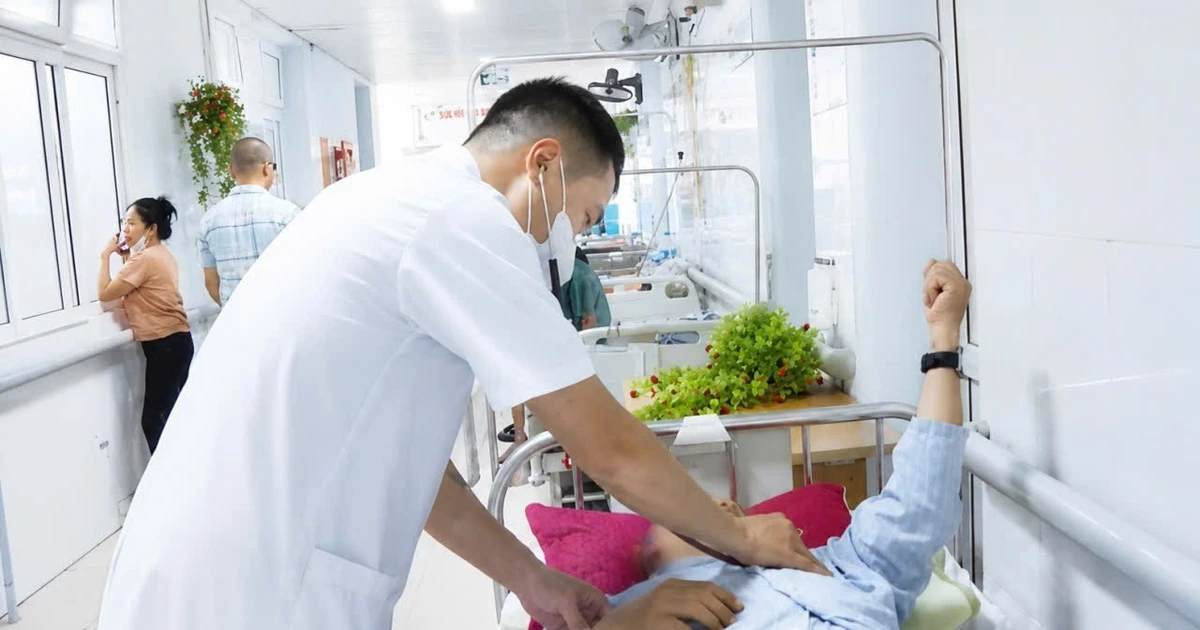 Đột quỵ trẻ hóa, bác sĩ cảnh báo 'thời gian vàng' cứu não