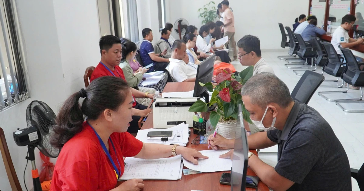 Số hóa nửa vời, hồ sơ phải 'đi' hai lần