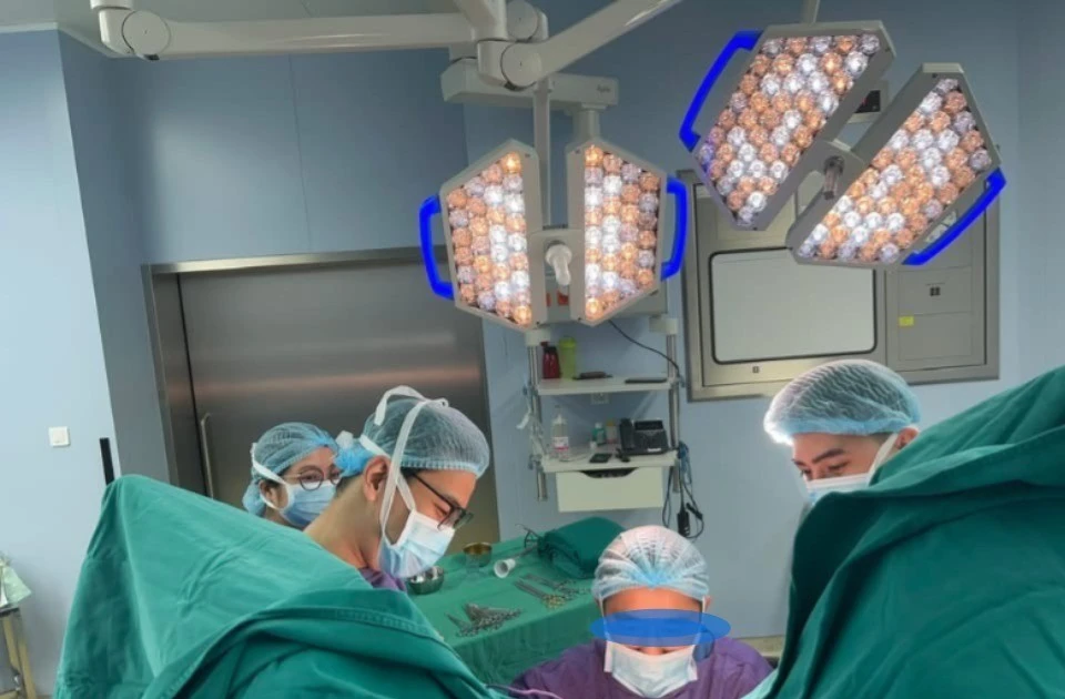 Vòng tránh thai 'đi lạc' vào bàng quang suốt 22 năm