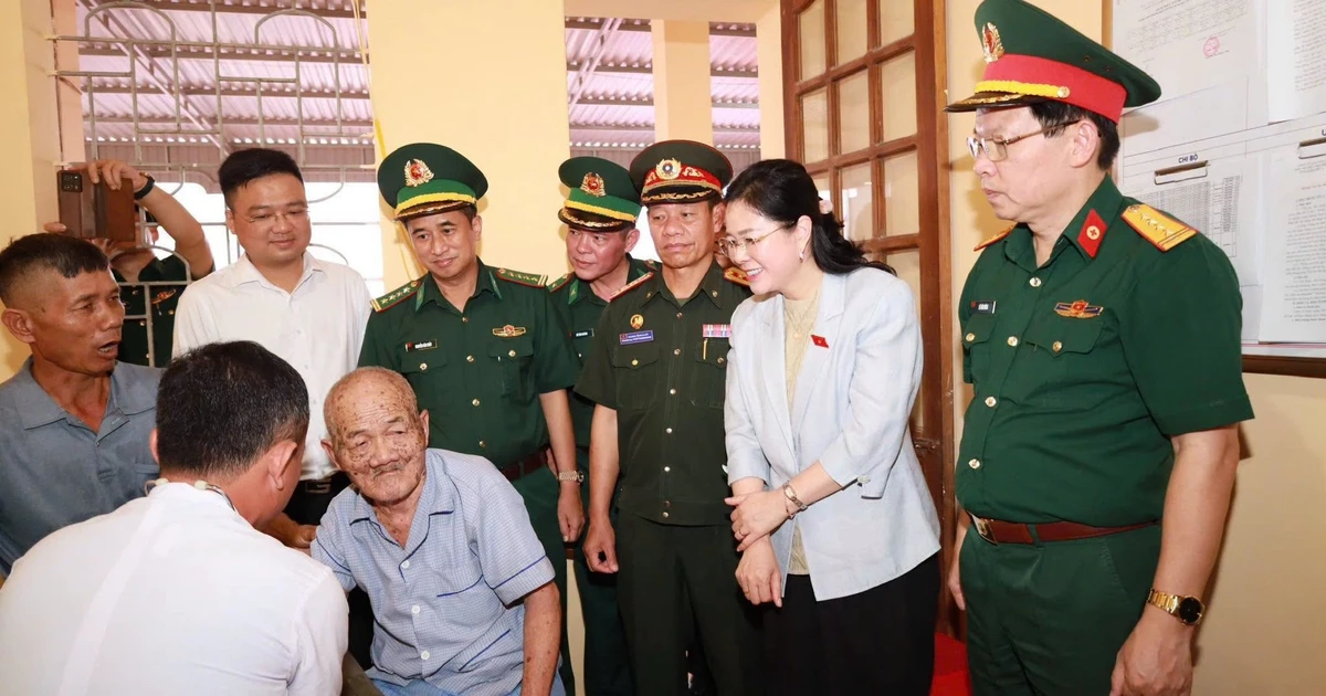 Hơn 600 người dân hai nước khu vực biên giới Việt Nam - Lào được khám, cấp thuốc miễn phí