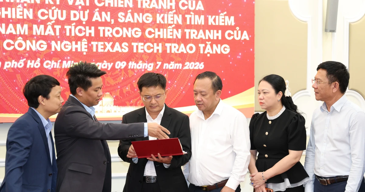 TPHCM tiếp nhận hồ sơ vị trí chôn cất 21 liệt sĩ từ nhóm chuyên gia Mỹ