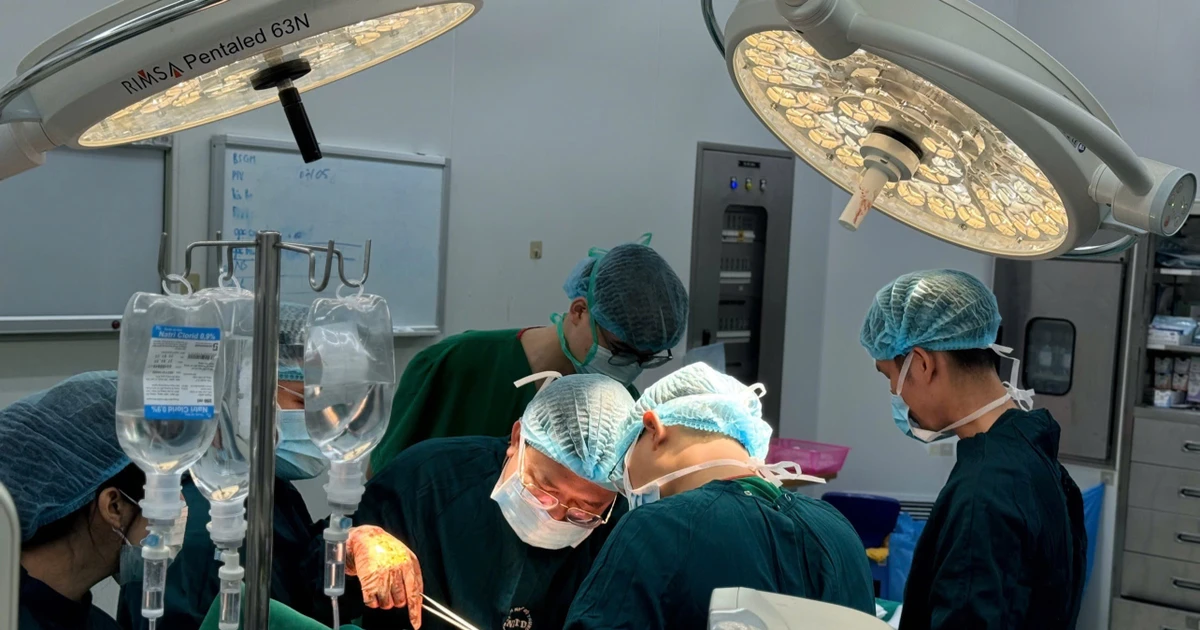 Bỏ qua mọi thủ tục, đưa nam thanh niên đa chấn thương lên bàn mổ sau 10 phút nhập viện