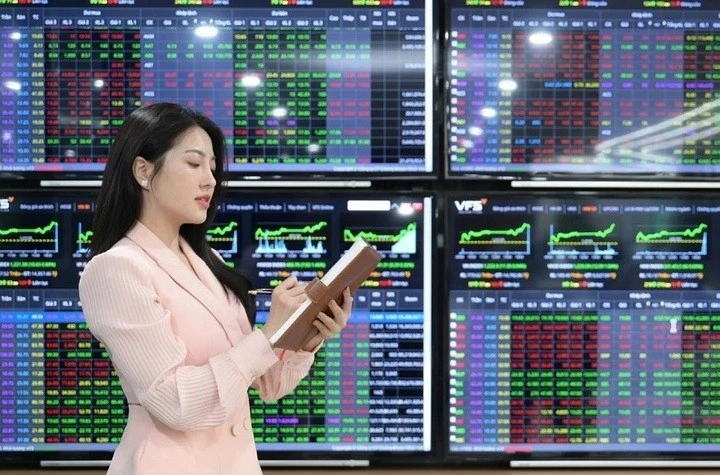 Cổ phiếu 'vua' dẫn dắt, chứng khoán nối đà hồi phục