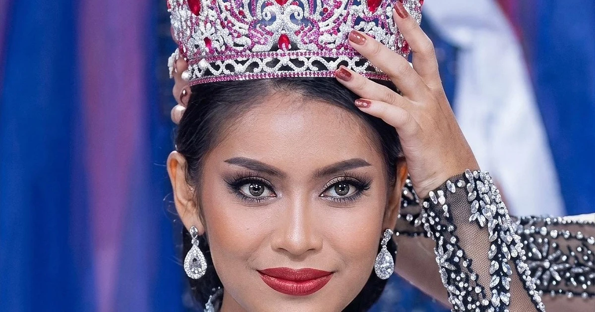 Cô gái 26 tuổi đăng quang cuộc thi hoa hậu lâu đời nhất Indonesia