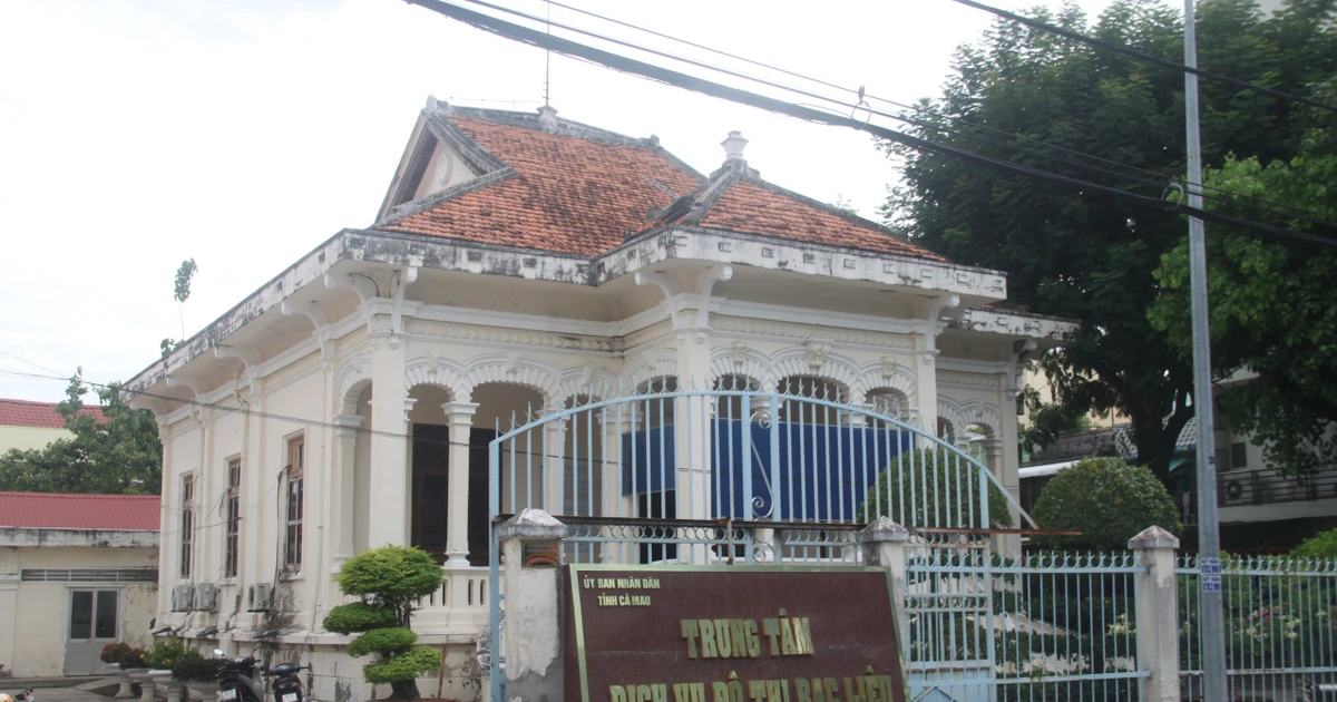 Căn nhà cổ bị bỏ hoang ở Cà Mau