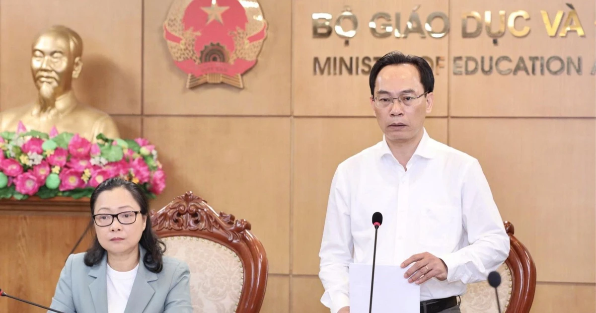 Bộ trưởng Bộ GD&ĐT Hoàng Minh Sơn: Rà soát các hội thi để giáo viên tập trung vào chuyên môn