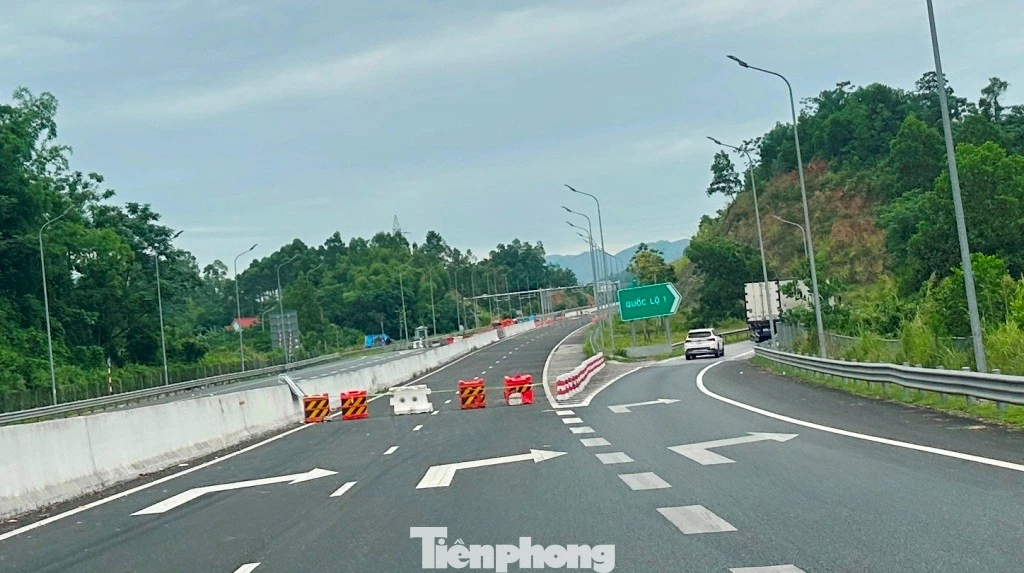 Vì sao 27 km cao tốc Hữu Nghị - Chi Lăng chưa thể thông xe?