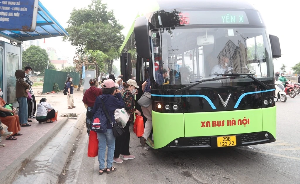 Phục vụ miễn phí hơn 100 nghìn lượt khách đi xe buýt dịp nghỉ lễ 30/4 - 1/5
