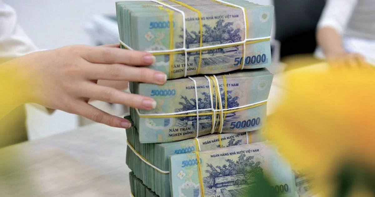 Lãi suất huy động tăng nóng, cuộc đua hút vốn có đáng lo?