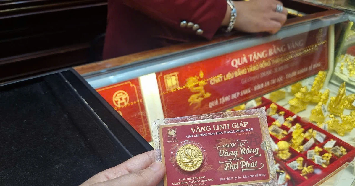 Giá vàng mất đỉnh lịch sử sau tin công bố quan trọng