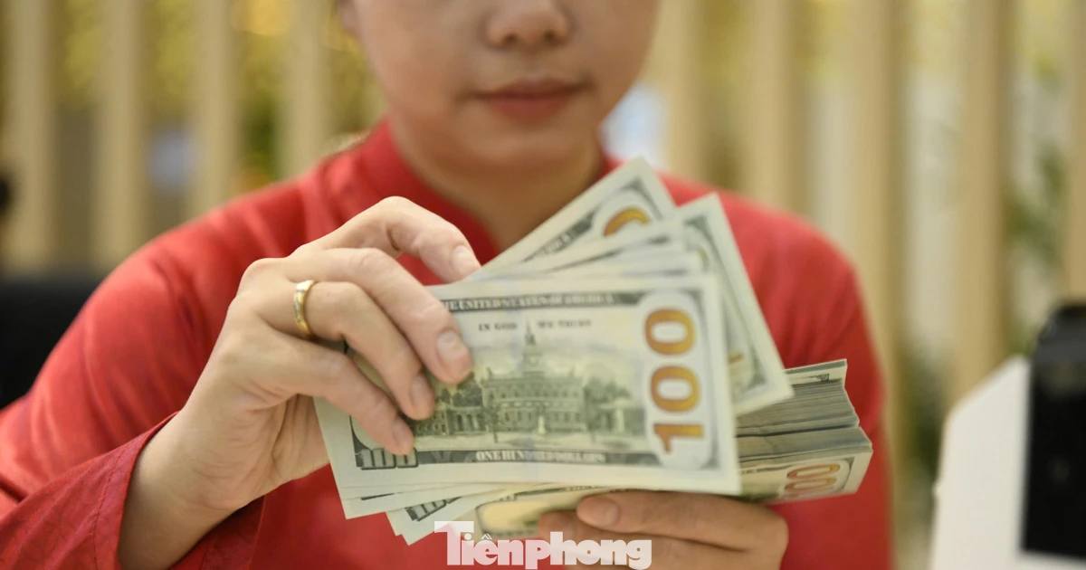 Lý do dự trữ ngoại hối từ kỷ lục hơn 111 tỷ USD 'rơi' xuống gần 88 tỷ USD