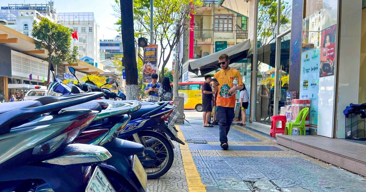 Đà Nẵng: Vỉa hè bị lấn chiếm, khó giải vì bài toán sinh kế