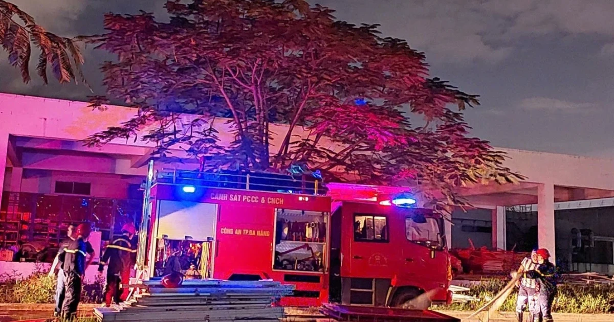 Hàng nghìn hộ dân Đà Nẵng mất điện sau vụ nổ trụ điện ở khu công nghiệp