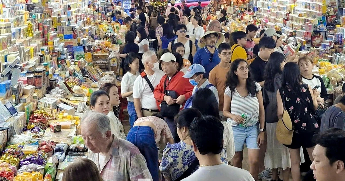 Chợ Đà Nẵng có gì mà du khách kéo tới nườm nượp?