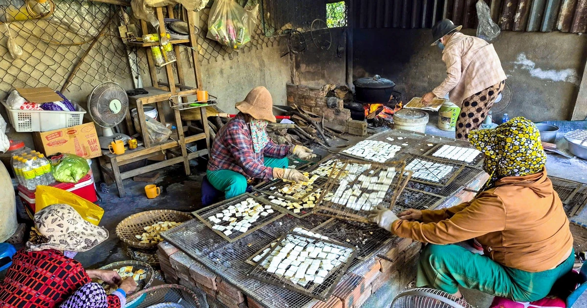 Nhộn nhịp làng bánh 'bảy lửa' nổi tiếng Đà Nẵng