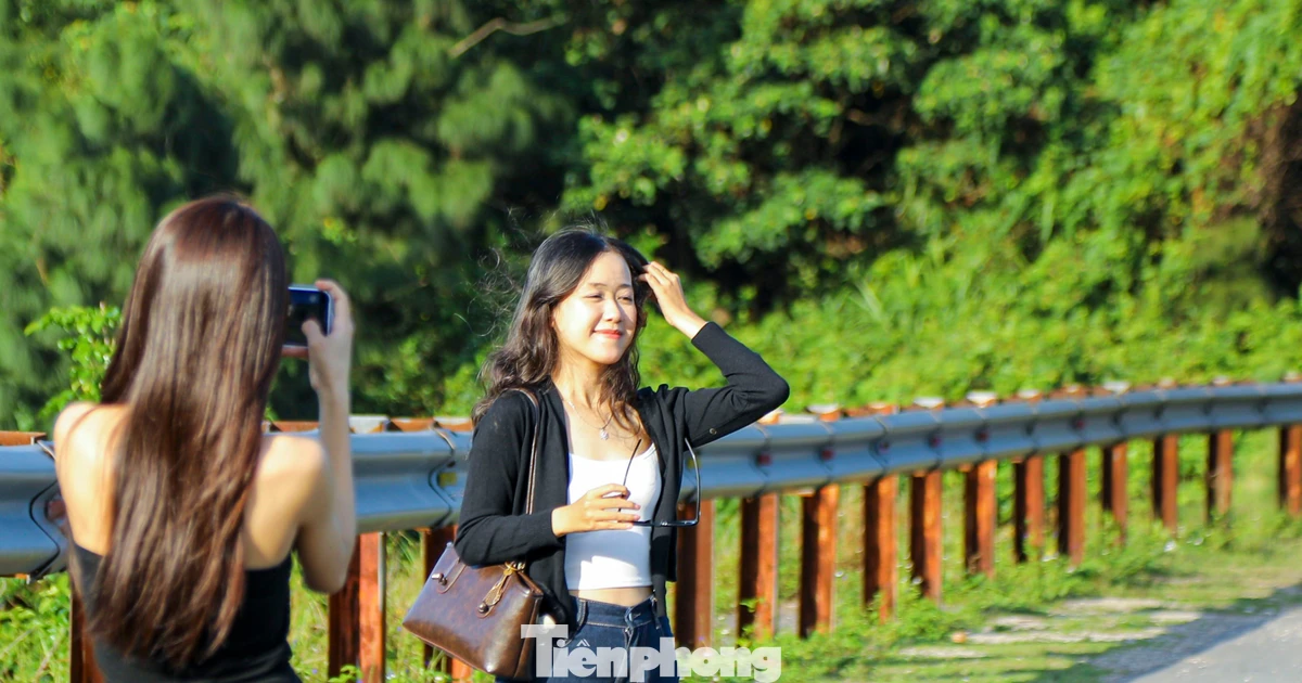 Lãng mạn đến ngỡ ngàng trên cung đường đỉnh Hải Vân