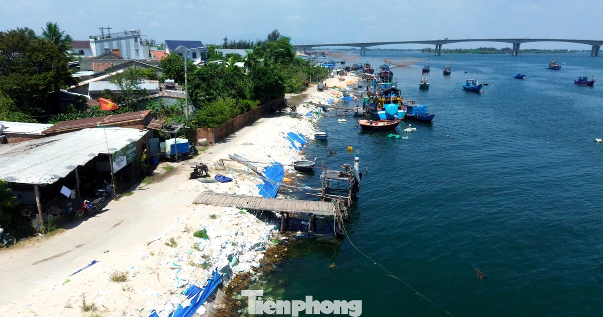 Hiện trạng bờ kè An Lương ven sông Thu Bồn trước ngày thi công dự án chống sạt lở