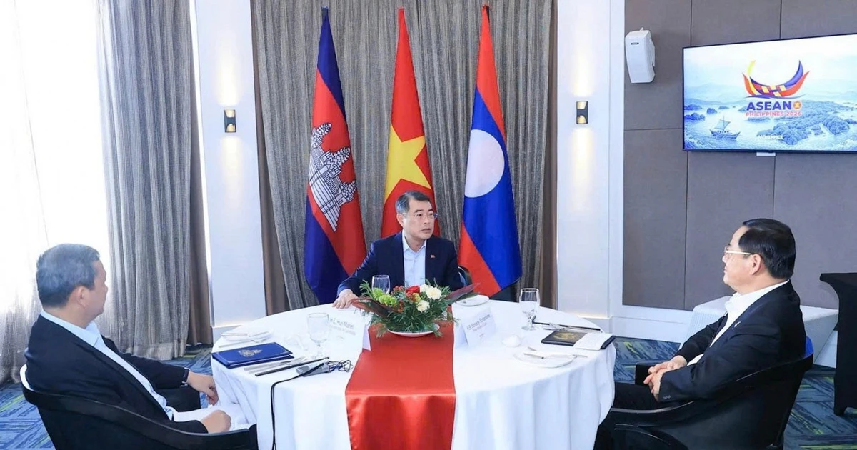 Thủ tướng Lê Minh Hưng ăn sáng và làm việc cùng Thủ tướng Lào, Campuchia