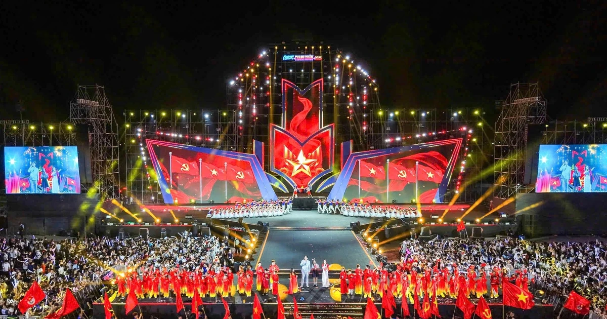 Màn kết concert Thanh xuân khiến hàng chục nghìn người xúc động
