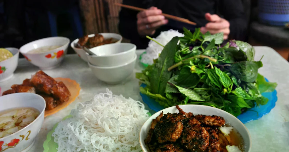 Bún chả, cơm sườn, thịt kho Việt Nam lọt top món ngon nhất châu Á