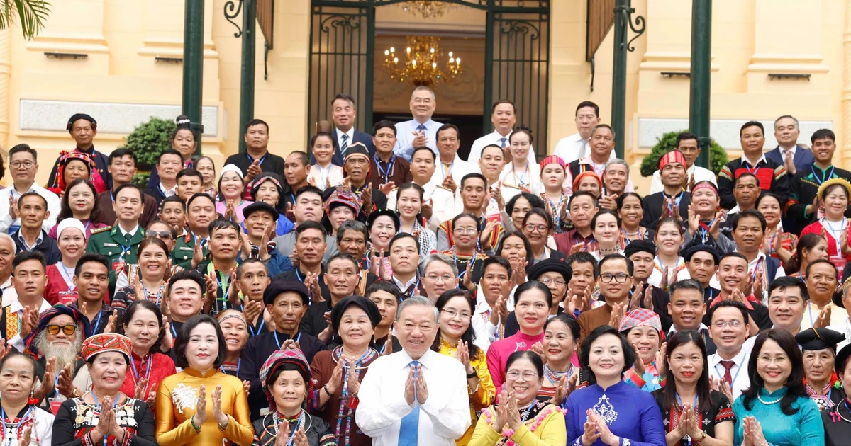 Tổng Bí thư, Chủ tịch nước Tô Lâm tiếp các già làng, trưởng bản, nghệ nhân, người có uy tín tiêu biểu toàn quốc