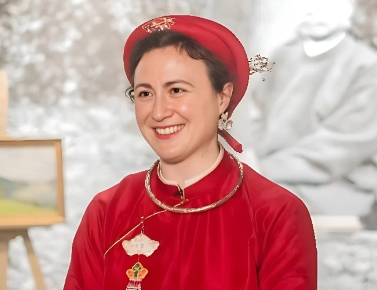 Hậu duệ đời thứ 5 giới thiệu tác phẩm hội họa tiêu biểu của vua Hàm Nghi