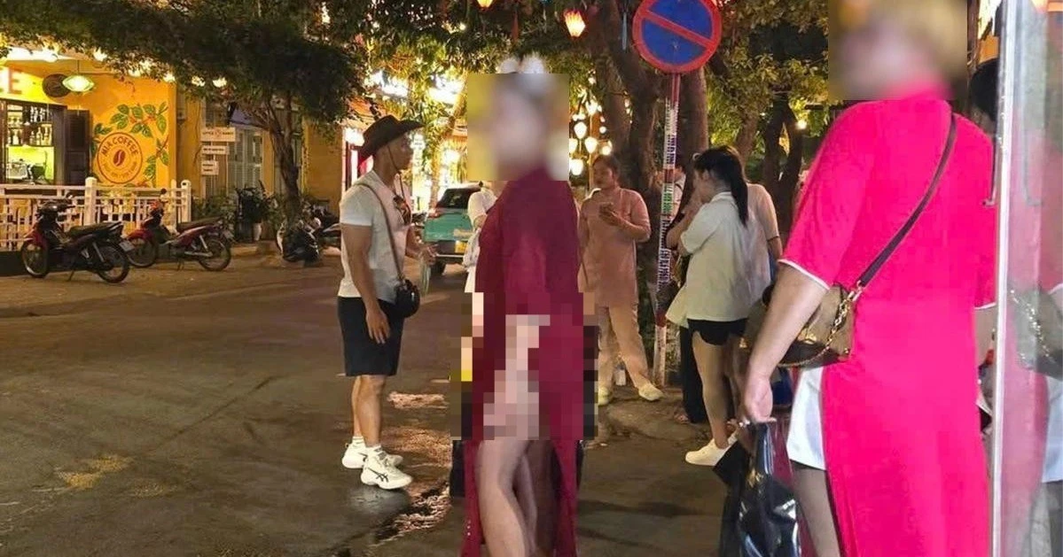 Mặc áo dài với bikini đi dạo ở Hội An, lỗi không chỉ ở du khách