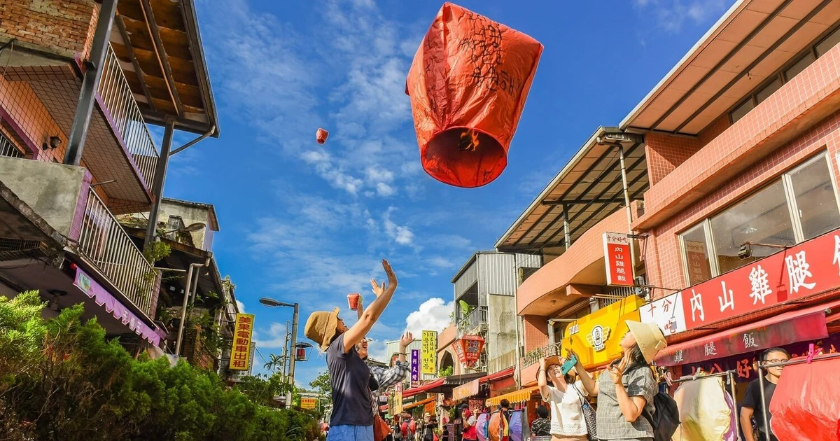 Vì sao Đài Loan tặng tiền cho du khách?