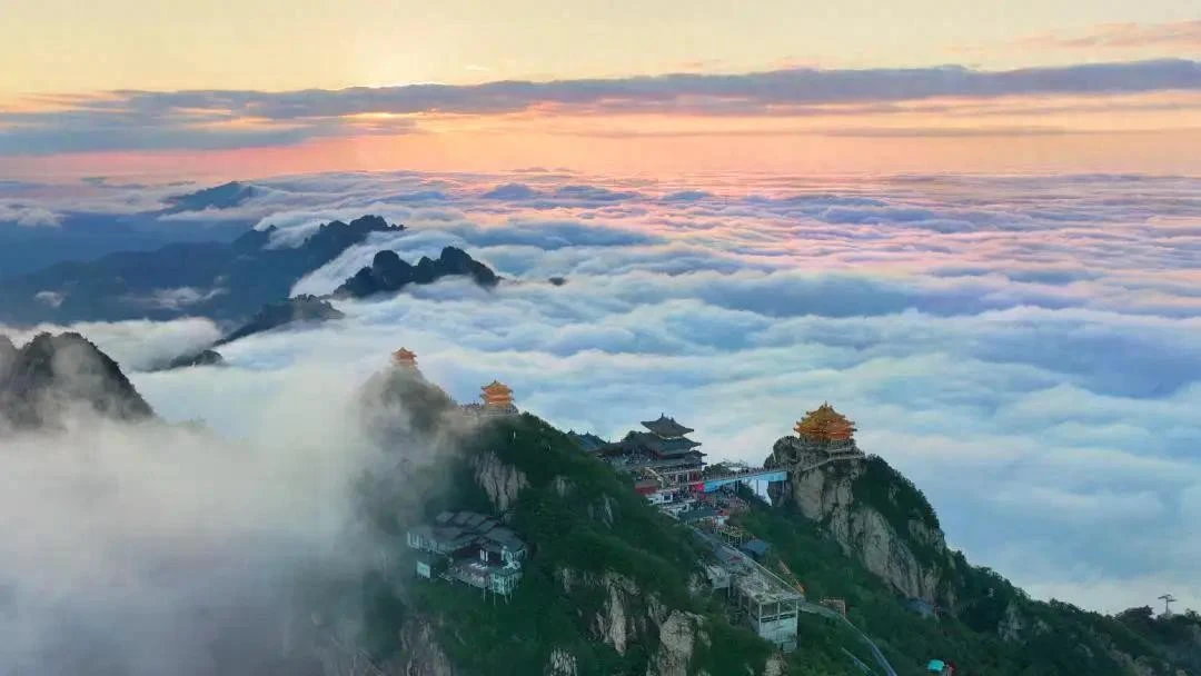 Tuyển người ngắm mây lương 200 triệu đồng/tháng, bao ăn ở
