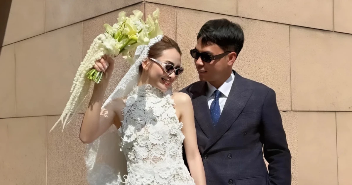 Ảnh cưới của MC Huyền Trang với cầu thủ Đức Huy